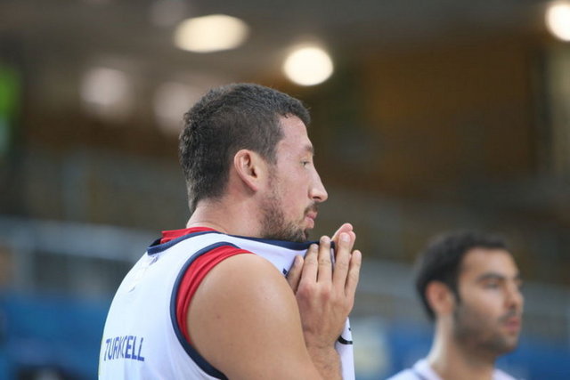HİDAYET TÜRKOĞLU