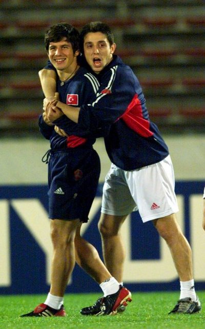 EMRE BELÖZOĞLU-NİHAT KAHVECİ