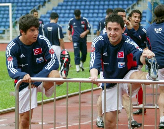 EMRE BELÖZOĞLU, NİHAT KAHVECİ