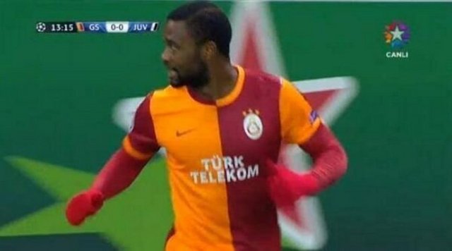 Galatasaray'ın Şampiyonlar Ligi'nde Juventus ile oynadığı maçta formasının güğsünde Türk Bayrağı'nın olmayışı gözlerden kaçmamıştı.