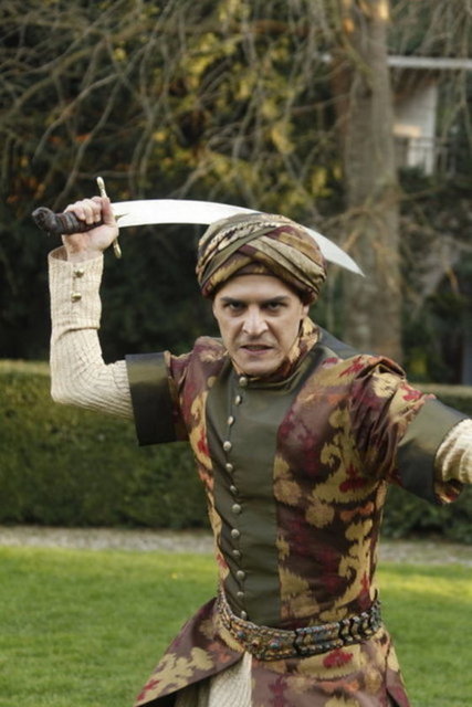 Kanuni Sultan Süleyman, 1553'te gerçekleştirdiği Nahçivan Seferi'nde Konya civarında konaklandığı sırada babasının elini öpmeye gelen Şehzade Mustafa'yı ihanet suçundan dolayı 38 yaşında boğdurarak öldürtmüş, cesedini çadırın önüne astırmıştır.