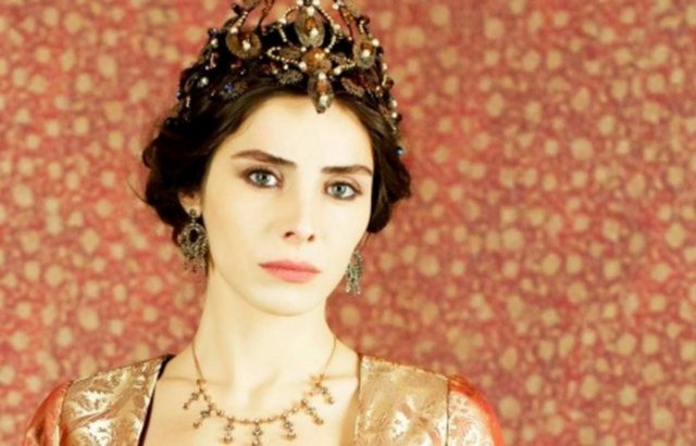 3 Şubat 1581 tarihinde 81 yaşındayken Bursa'da vefat eden Mahidevran Sultan, oğlunun yanına gömüldü.