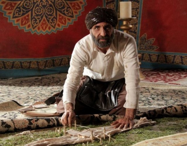 stanbul'a su getiren Sinan, 17 Temmuz 1588'da İstanbul'da susuz evde vefat edip Süleymaniye Camii'nin yanında kendi yaptığı sade türbeye defnedilmiştir.