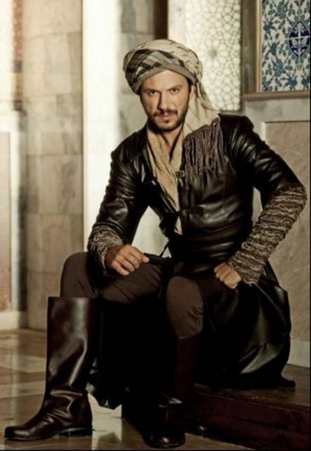 Ölüm tarihi üzerinde bir anlaşmazlık olsa da çoğunluk tarihçi ve kaynak onun 1582 yılında vefat ettiğini belirtmektedir.