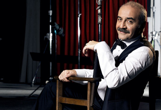 Russell Crowe'un yönettiği Avustralyalı bir babanın Çanakkale Savaşı'nda kaybolan iki oğlunu aramak için 1919'da Türkiye'ye gelişinin anlatıldığı filmde rol alan Cem Yılmaz ve Yılmaz Erdoğan, Crowe için bedavaya gelmiş.