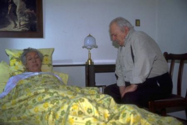 ORHAN ÇAĞMAN -  - Evin büyükbabası Hüsnü rolündeki Orhan Çağman 1997'de vefat etti.