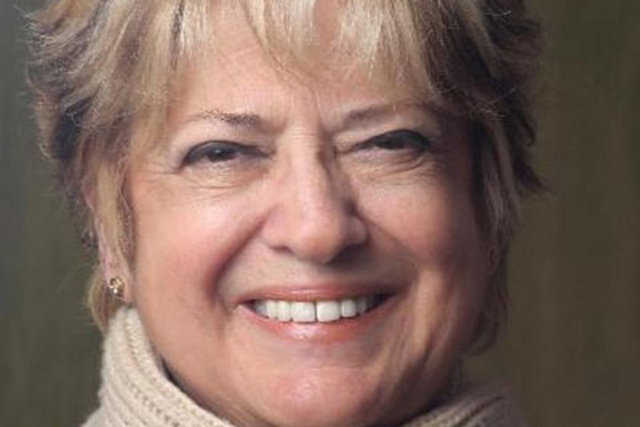 Dizide Nimet karakterini canlandıran , 72 yaşında kalp krizi nedeniyle vefat etti.