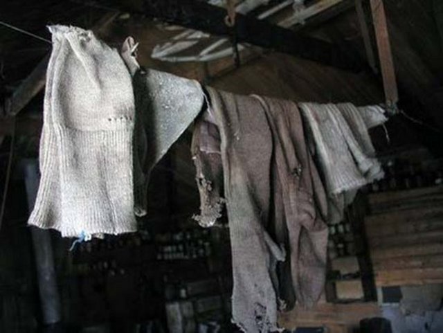 Soğuk ve nemsiz ortam nedeniyle kulübe, 100 yıl önceki haliyle duruyor.