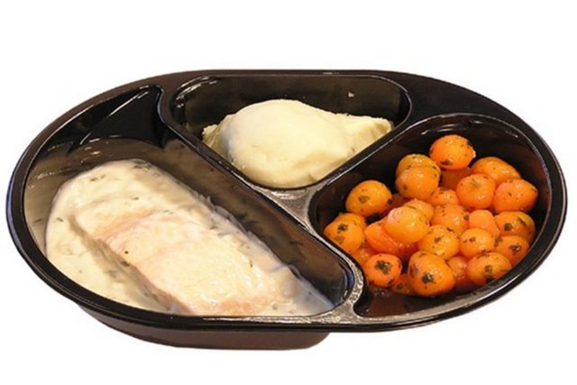 6. Hazır yemek almayın Önceden pişirilmiş ısıtmaya hazır ya mikrodalgada pişirilmek için üretilmiş yiyeceklerin fiyatları çok yüksek olabiliyor.