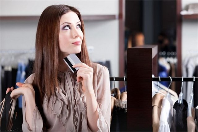 17. Satın almadan önce düşünün  Beğendiğiniz bir ürünü almadan önce, "Bu ürünün benim hayatıma ne gibi bir etkisi olacak" diye düşünün. Böylece gereksiz harcamaları kontrol altına alabilirsiniz.