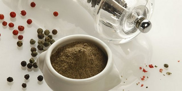 Karabiber; potasyum, magnezyum, demir, vitamin K ve C vitamini içerir.