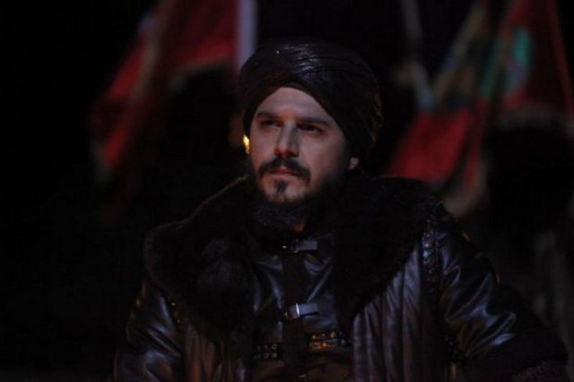 Padişah bunu haber alınca Rüstem Paşa'yı geri çağırdı ve 1553 ağustos sonlarında kendisi İran seferine çıktı. Kütahya sancakbeyi Şehzade Bayezid'i Rumeli muhafazasında bulunmak üzere Edirne'ye gönderdi.