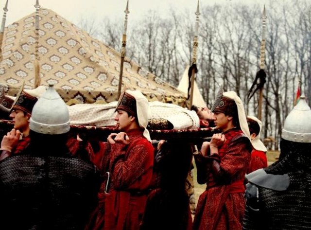 İşte Sultan Süleyman'ı derinden etkileyecek o mektuptan satırlar: "Hünkarım, Ey canum babam. Bu satırları okuduğunuza göre siz kendi kalbinizi söküp attınız.