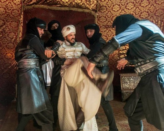 Şehzâde Mustafa öldü ama arkasından en az 5 kişi ben Şehzâde Mustafa'yım diye isyan çıkardı. Şehzâdenin katlinden kısa bir süre sonra Dobruca'da ortaya çıkan bir kişi Şehzâde Mustafa olduğunu iddia etti.