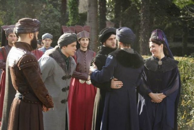 Bu mektuplar, Şehzade Mustafa'nın babası hayatta iken onun tahtına göz diktiğini ve isyan hareketlerine destekte bulunduğunu gösterir niteliktedir.