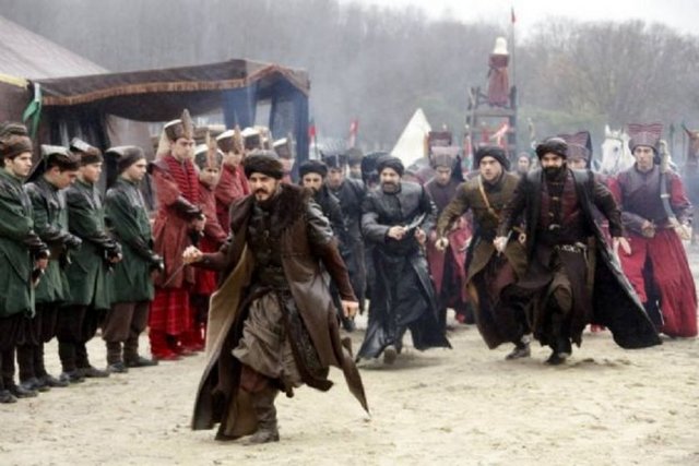 Şehzadenin hocalarından olan Mustafa Sürûrî Efendi, Bahrü'l- Maarif ve Zahiretü'l Müluk yazıp şehzadeye sunmuştur. Şehzadenin katli üzerine de Kanuni ile alakasını kesip bir daha görüşmemiş ve kendisine verilmek istenen bütün resmi vazifeleri de reddetti