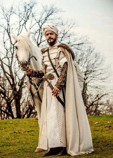 MUHTEŞEM HATA - Öte yandan Muhteşem Yüzyıl'da Şehzade Mustafa'nın idam sahnesinde yapılan bu hata dikkatlerden kaçmadı.