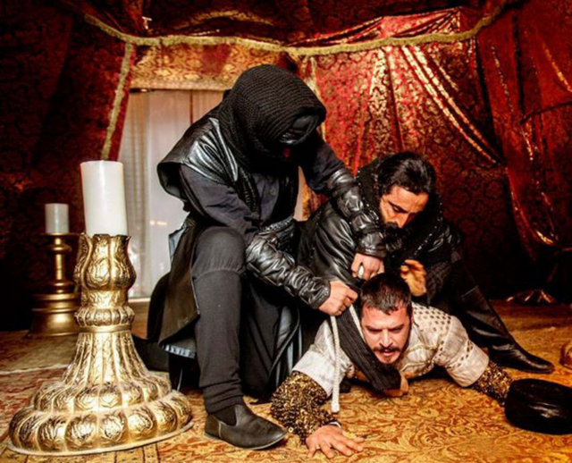 Kanuni, 1553 yılında Nahcivan Seferi sırasında Şehzade Mustafa'yı çadırında boğdururken, bu yaptığıyla Cihangir'in de sonunu hazırladığını bilmiyordu.