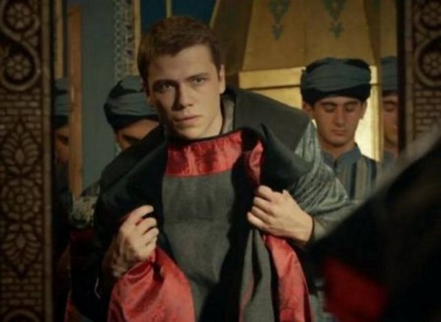 Kimi kaynaklarda Hürrem Sultan'ın bu nedenden dolayı Cihangir'i hiç sevmediğinden; kimi kaynaklarda ise tam aksine onu el üstünde tuttuğundan bahsedilir.