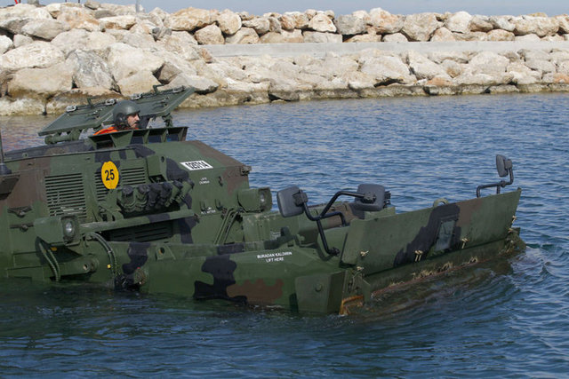 Envantere 2013 yılında giren aracın Türk mühendisleri tarafından milli sermayeyle Türkiye'de üretildiğine dikkati çeken Yüzbaşı Esen, "Bu özelliğiyle Kara Kuvvetleri Komutanlığı ve ordumuz açısından ayrı bir gurur kaynağıdır" dedi. -