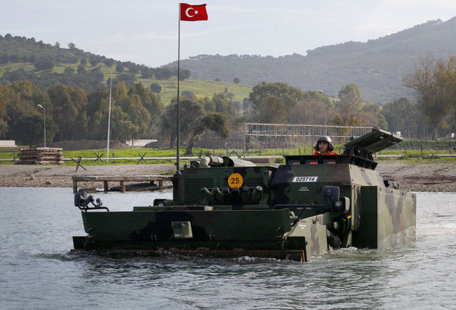en önemli avantajının karada ve suda hareket edebilmesinin olduğunu söyledi.