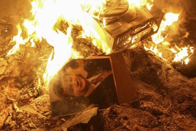 Biden, protestocuların meşru şikayetlerinin ele alınması ve siyasi reformlara yönelik ciddi tekliflerin ortaya konulması için muhalefet liderleriyle derhal diyaloğa geçilmesinin öneminin altını çizdi