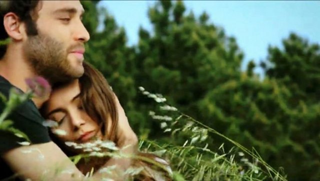 BİR AŞK HİKAYESİ