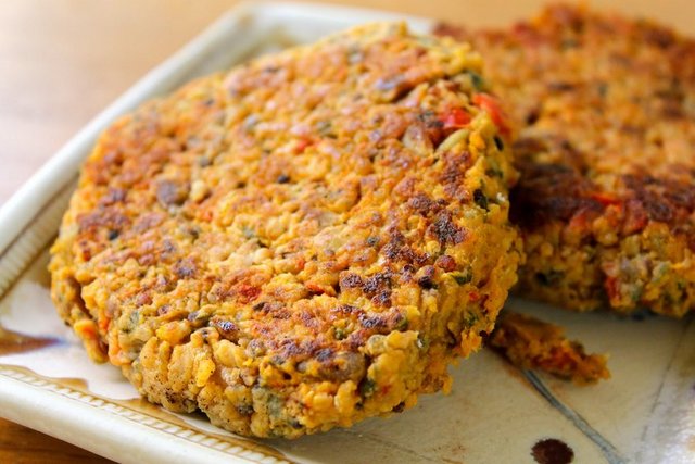 Peki bu bitki Türkiye'de yetişebilir mi? Adanalı müteahhit Hüseyin Ateşok, iki yıldır beş dekar alanda deneme üretimi