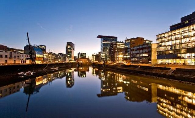6- Düsseldorf (Almanya)