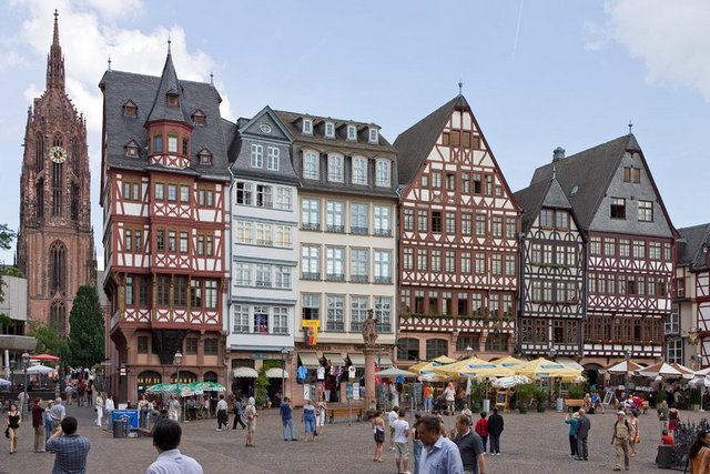 7- Frankfurt (Almanya)