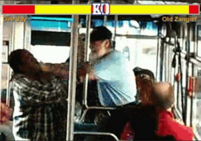 25. Kavga eden toplu taşıma insanları - Her otobüste mutlaka olur. Bu insanlar her akşam değişik sebeplerle bu tarz performanslar sergilerler.