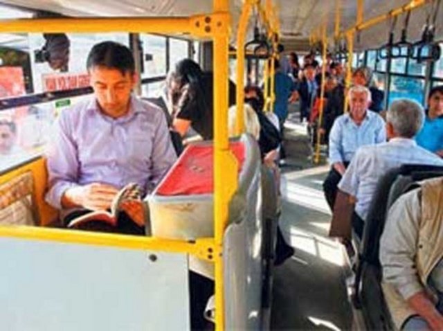 14. Kendine ait makamı olan otobüs muavini - Islak sarıdan turuncuya dönüşen süngerleriyle göz doldururlar.