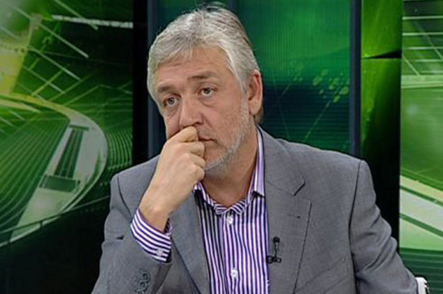 GÜRCAN BİLGİÇ Ahmet Çakar: İkimizden biri psikopat, ben sana söyliyeyim. Hiç debelenme! Gürcan Bilgiç: Kimin ne olduğu belli hocam.