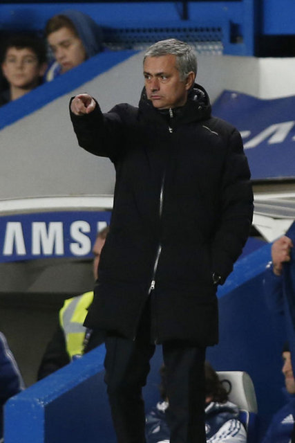 Mourinho'dan Riera gafı... Galatasaray maçını değerlendiren Chelsea Teknik Direktörü Mourinho; özellikle Drogba, Sneijder ve devre arasında sözleşmesi feshedilerek Metalist Kharkiv'e transfer olan Riera'ya dikkat etmeleri gerektiğini söyledi.