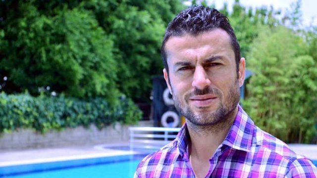 Ali Tandoğan: "Ben Brezilya Milli takımı'nda oynuyor muyum?" (Aurelio'nun Türk Milli Takımı'nda oynamasına yaptığı yorum)