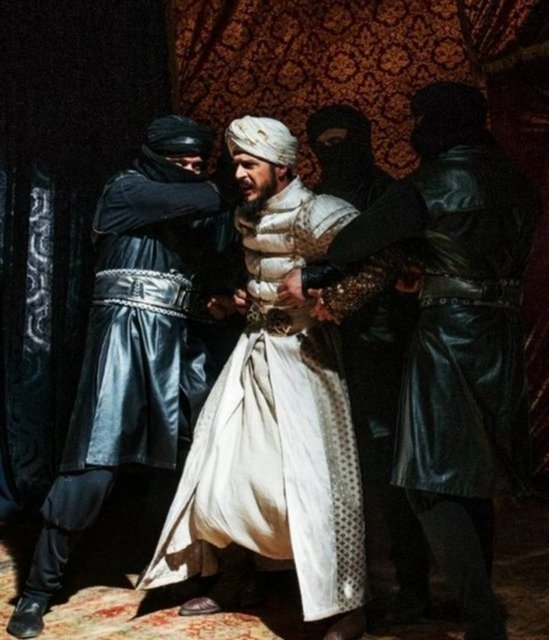 Kanuni Sultan Süleyman'ın otağ-ı hümayunu 700 metrekarelik alana birbiriyle bağlantılı bir ana çadır, üç oda şeklinde hazırlandı.