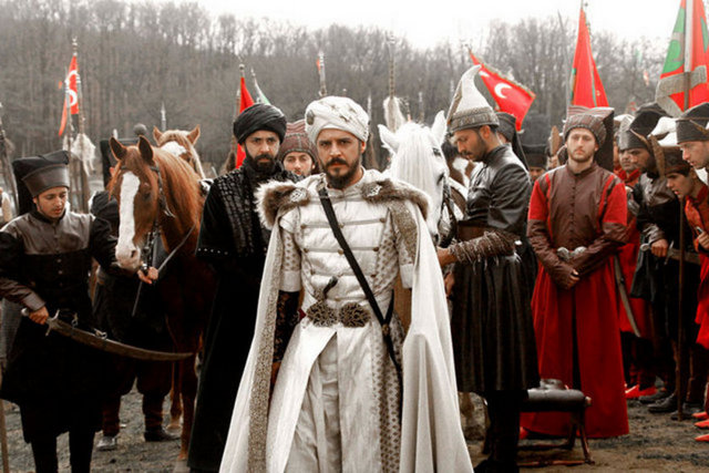 Saray ve hanedan teamülleri gereği saray cellatları gördüklerini anlatamaması ve mahkumun çığlıklarını duymaması için duyma ve konuşma engelliler arasından seçiliyordu.