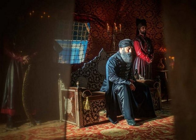 Muhteşem Yüzyıl 123. bölümde Şehzade Mustafa, Sultan Süleyman'ın emriyle boğularak şehit edildi.