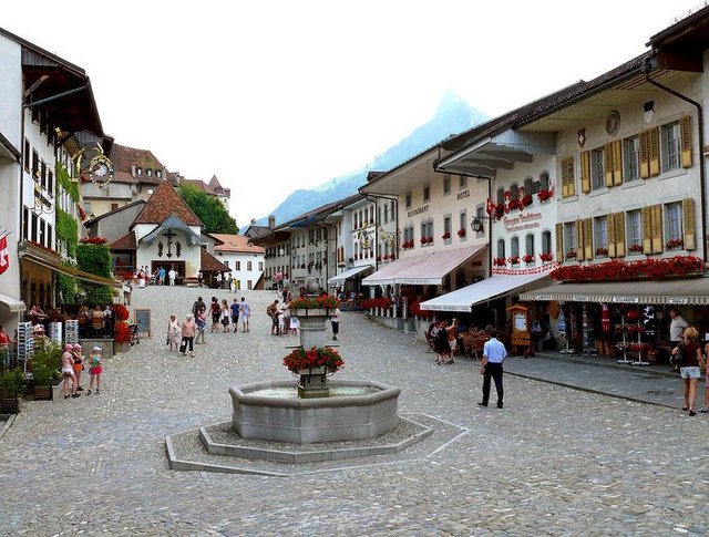 İsviçre, Gruyères  -