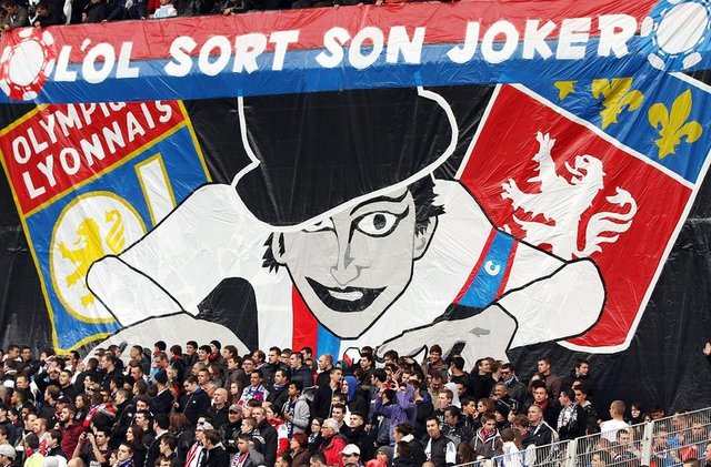 Sports Illustrated, dünya futbolundaki en etkileyici tribün koreografilerini seçti. Listede bir Türk takımının koreografisi de var!  Lyon