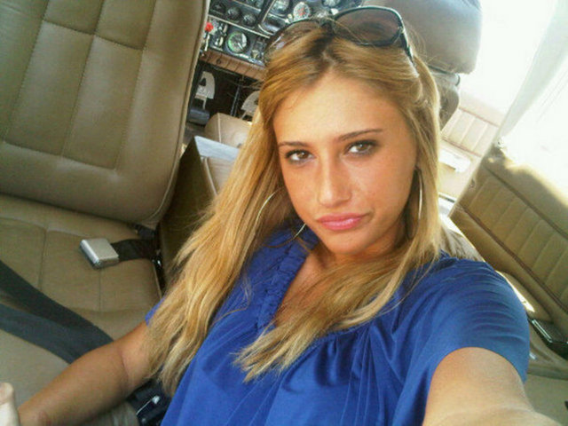 - Şeyma Subaşı ise, Acun Ilıcalı'dan olan bebeğinin doğum haberinden sonra, Ilıcalı'nın kendisine satın aldığı bebek hediyesiyle magazin gündemine gelmişti. Acun Ilıcalı, kızının annesi Şeyma Subaşı'na Nişantaşı'nda bir dükkan satın almıştı.