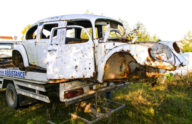 Otomobili kiralayan şirkette organizatörlük yapan Burak Yılmaz, "Araç ilk olarak 1997 senesinde, sahibi tarafından limuzin haline getirilmiş.