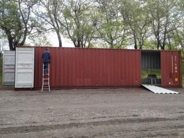 Yük konteynerından lüks bir ev yarattı!  İşte basit konteynerdan yapılan lüks ev...