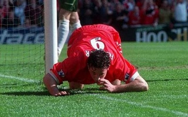 ROBBIE FOWLER  - 1999'da Liverpool'un ezeli rakibi Everton'u yendiği maçta tribünleri çılgına çevirdi. Kendisini kokain kullanmakla suçlayan Everton taraftarına, attığı şık golden sonra yaptığı sevinç gösterisi uzun süre konuşuldu.