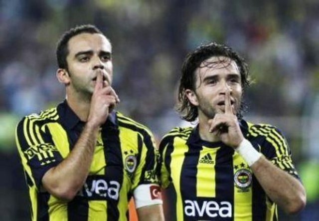 SEMİH ŞENTÜRK  - Fenerbahçe'nin eski nöbetçi golcüsü, gollerinden sonra rakip tribünlere koşup onları böyle kızdırırdı