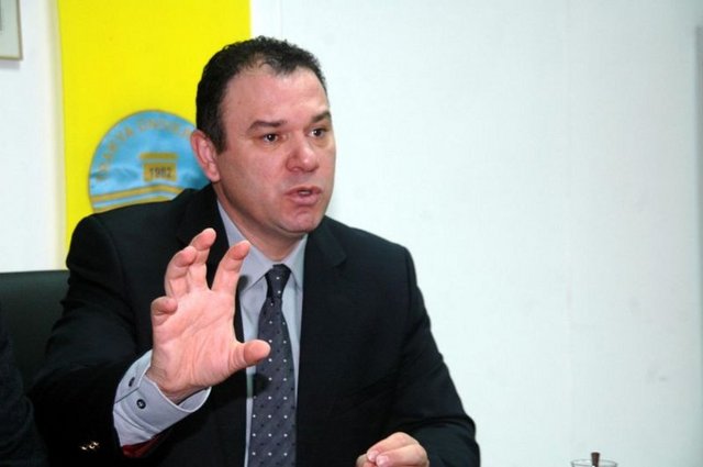 Trakya Üniversitesi Tıbbi Genetik Anabilim Dalı Başkanı Yrd.Doç.Dr. Hakan Gürkan, hormonları beynin kontrol ettiğini belirterek, "Beynimizdeki aşk işlevini genlerimiz kontrol ediyor" dedi. Aşkın hormonlarla ilgili olduğunu anlatan Gürkan, şunları aktardı: