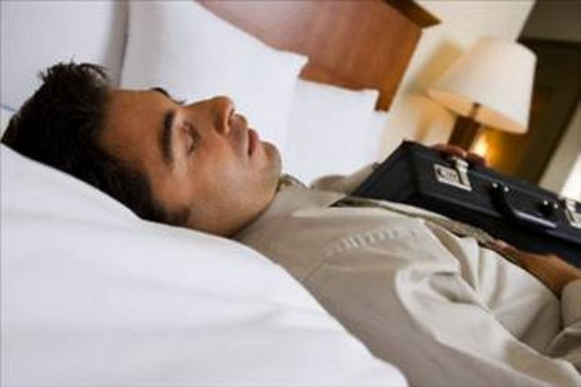 Vücudun savunma mekanizmasını nasıl güçlendirebiliriz? - Vücudumuzun yeteri kadar kendini koruma mekanizması var. Önemli olan bu mekanizmaların çalışmasına engel olmadan bu mekanizmaları destekleyici davranış biçimlerini geliştirmek.