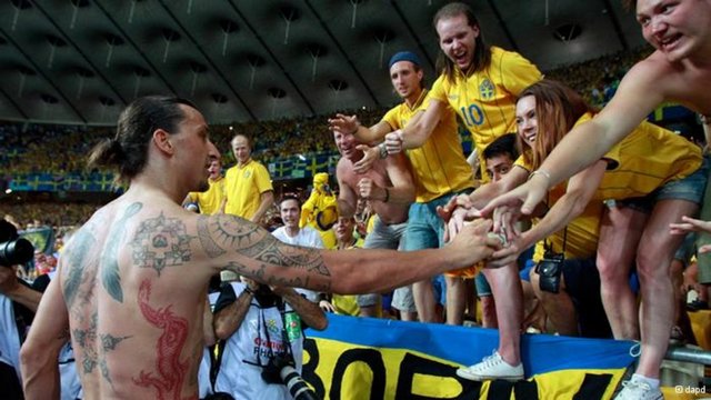 İsveç - Blågult - Mavi-sarılılar