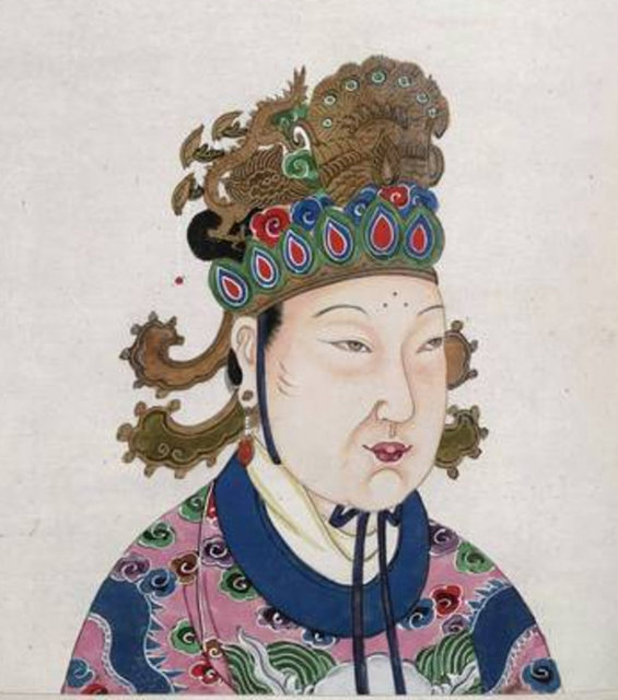 Wu Zetian Hükümdarlık Süresi: M.S. 690-705   - 14 yaşındayken tahta çıkan Wu Zetian, Çin tarihinin tek kadın imparatoriçesi. Rakipleri ailesinden bile olsa onları sürüp, işkence ederek uzaklaştıran Zeitan, sınırlarını Kore'ye kadar genişletmiştir.  -