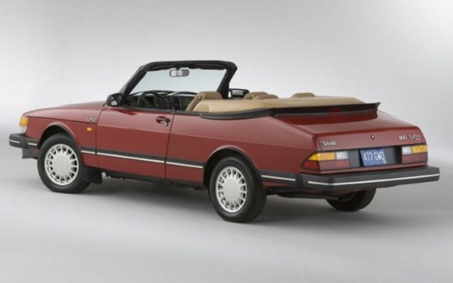 Saab 900 -